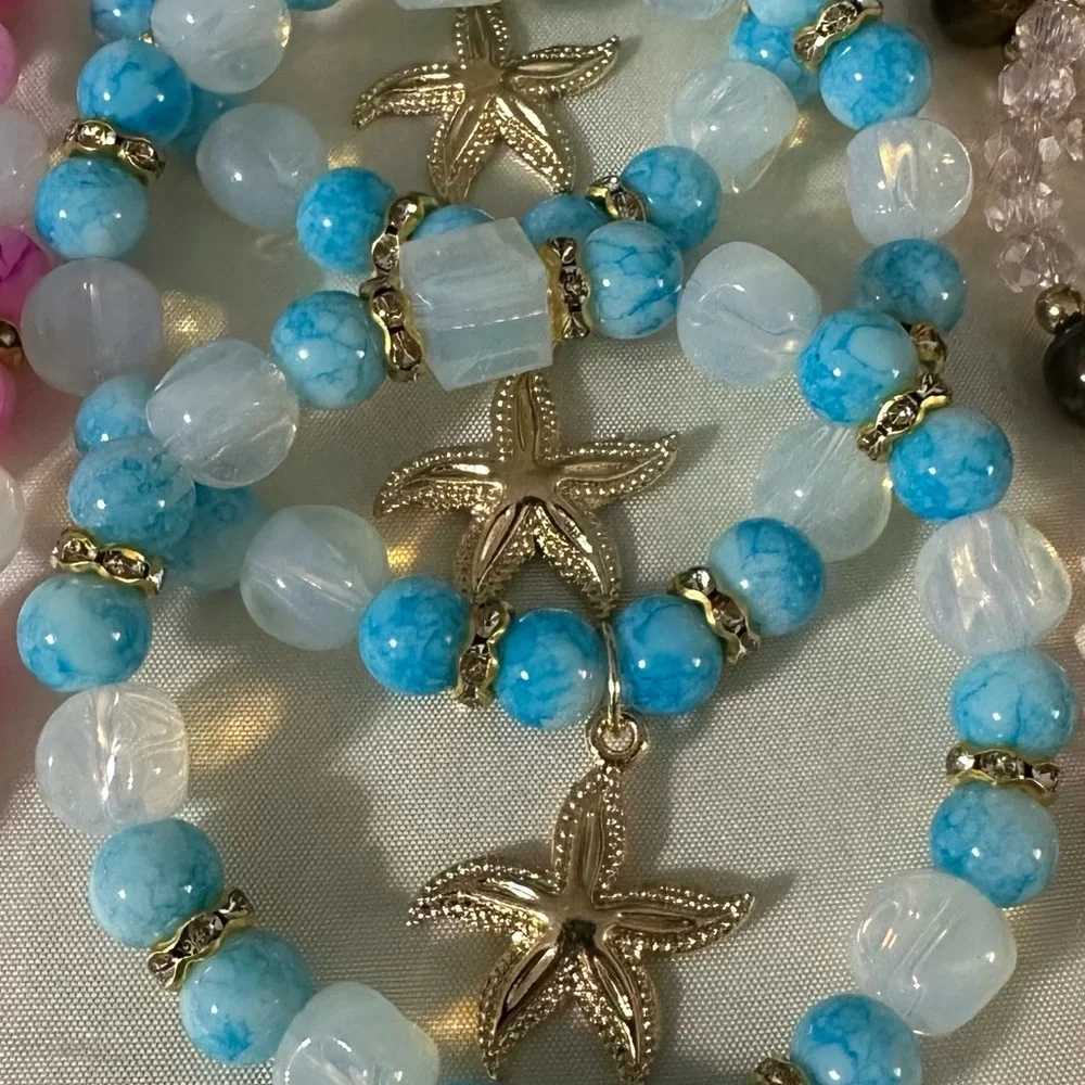 5/$15 Flower, Starfish, Heart Charm Sets in blues and pinks. Mix and match any 5 - Picture 4 of 5